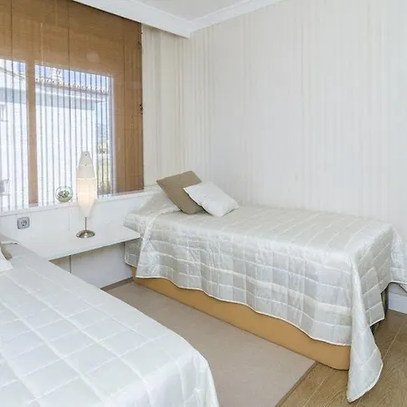 Hb First Line In Hacienda Roomservice Appartamento Estepona